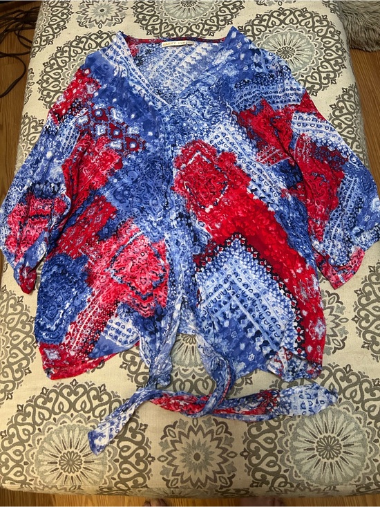 Haily Lyn Tops - Tie-Front Printed Blouse in Blue & Red